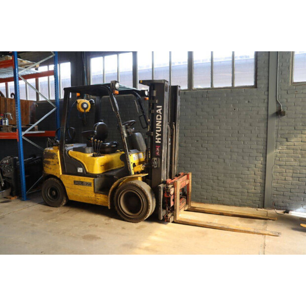 2013 Hyundai 30L-7A-46269060