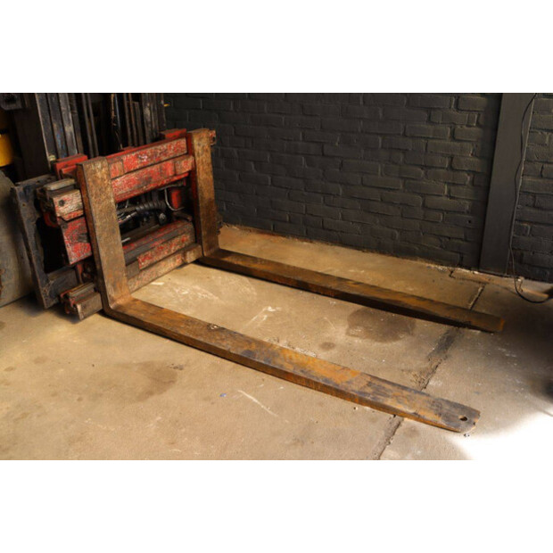 2013 Hyundai 30L-7A-46269065