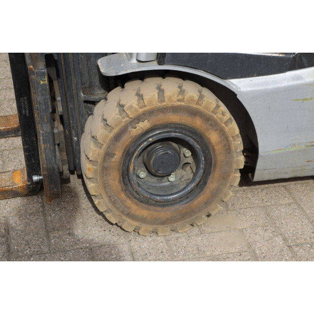 2010 Still RX50-15-46269091