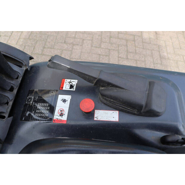 2010 Still RX50-15-46269105