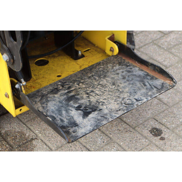 2025 LH T360-46269220