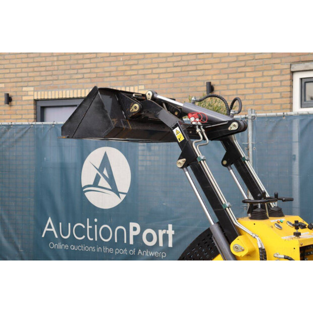 2025 LH T360-46269230