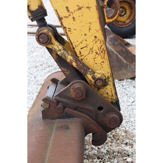 Caterpillar E70B-46269557