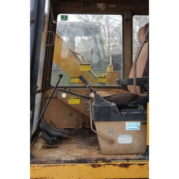 Caterpillar E70B-46269568