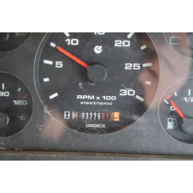 2004 رافو 540-46270119