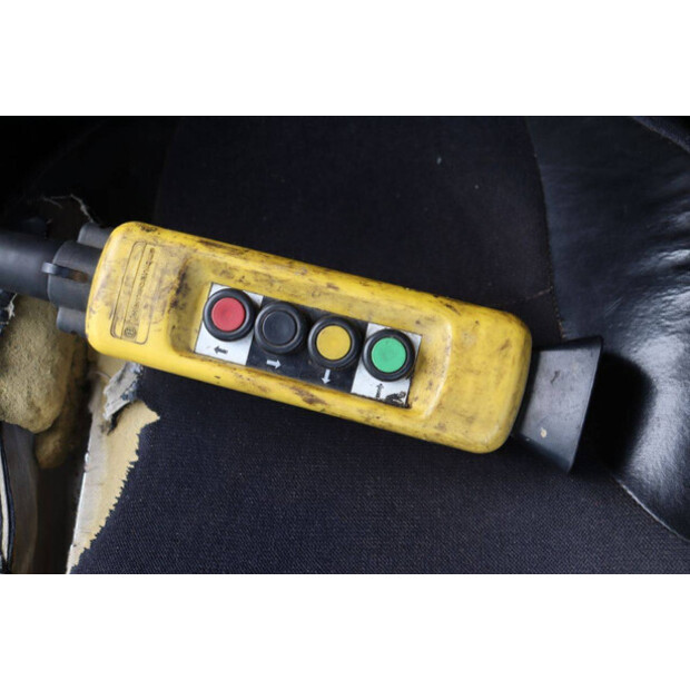 2004 رافو 540-46270121