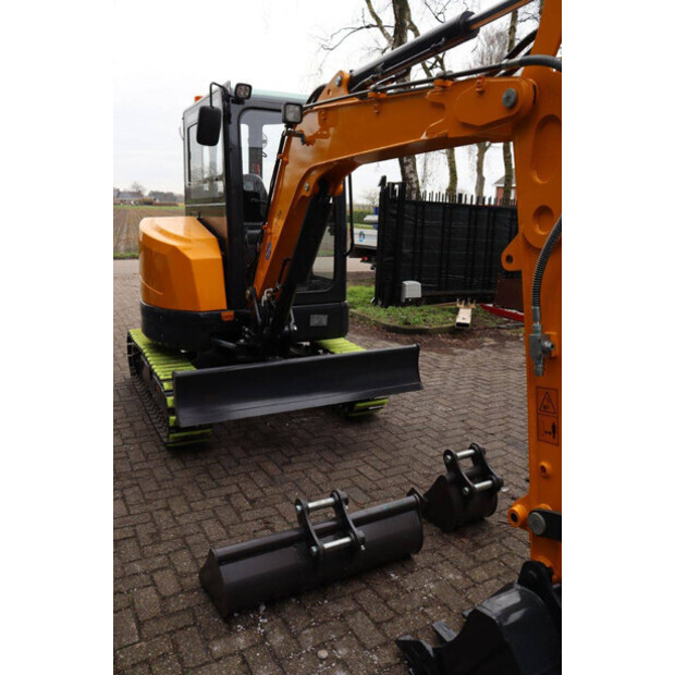 2025 Landward XT35U-46270131