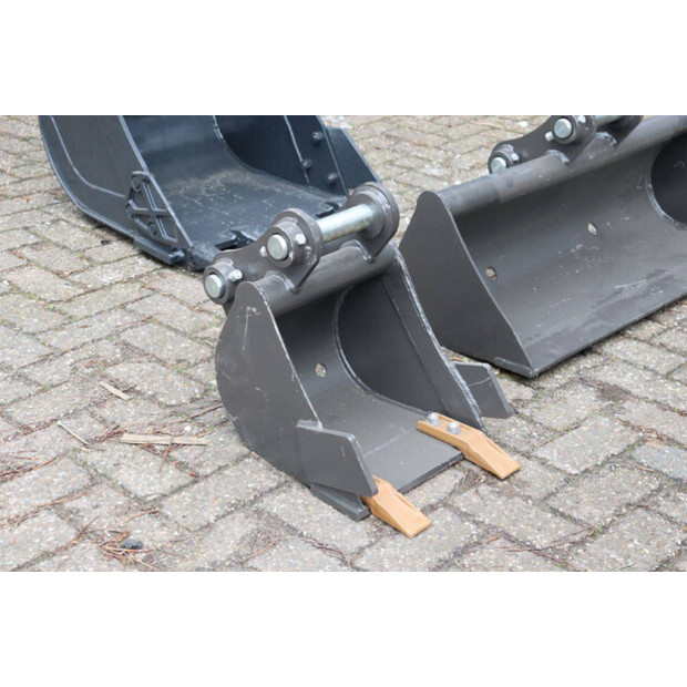 2025 Landward XT35U-46270139