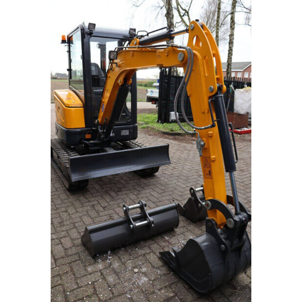 2025 Landward XT25U-46270189