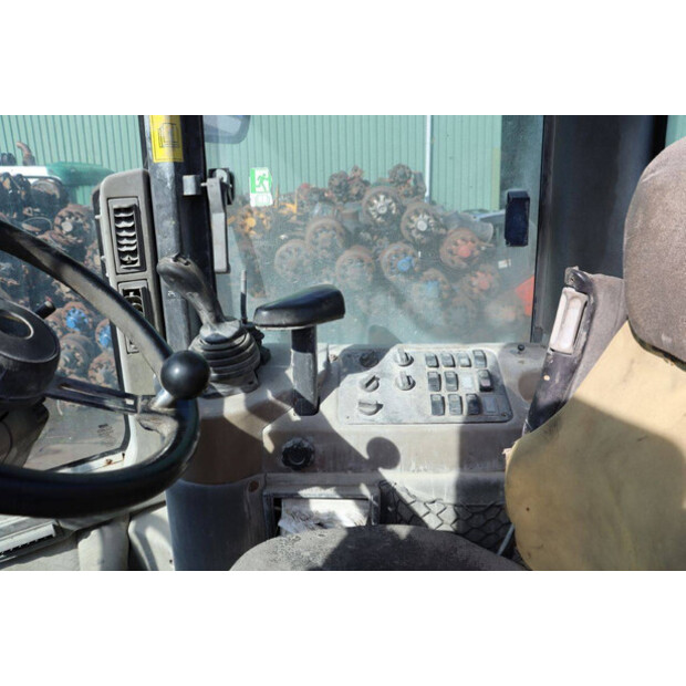 2003 CASE 521D-46270520