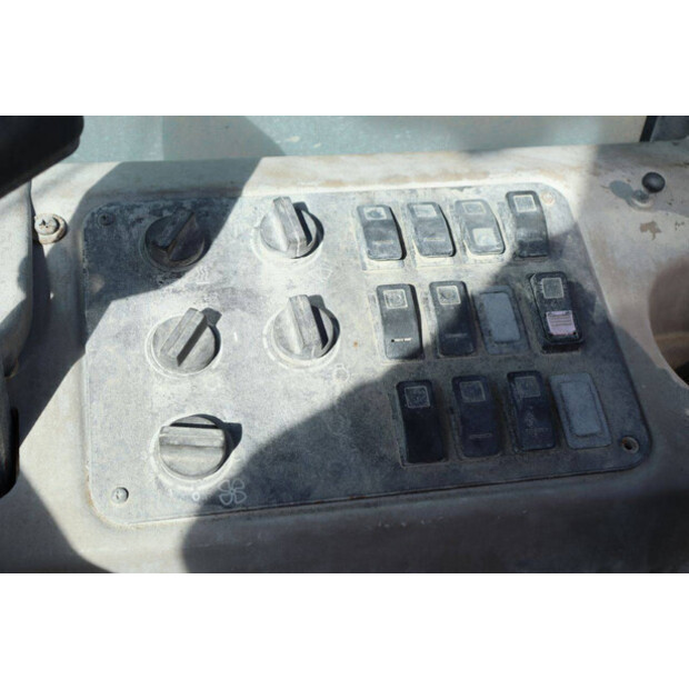 2003 CASE 521D-46270523