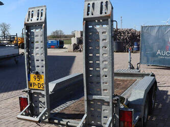 2016-brian-james-t-02-t-46270839