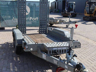 2016-brian-james-t-02-t-46270840