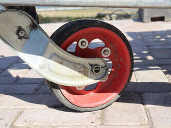 2016-brian-james-t-02-t-46270844