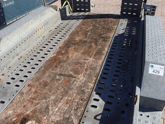 2016-brian-james-t-02-t-46270854