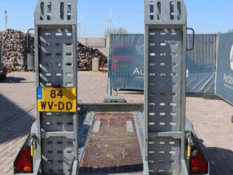 2019-brian-james-t-02-t-46270911