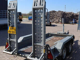 2019-brian-james-t-02-t-46270912