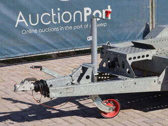 2019-brian-james-t-02-t-46270915