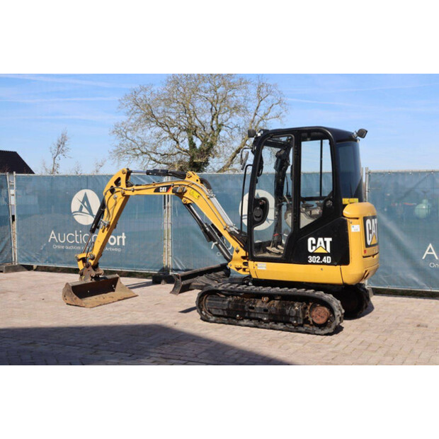 2017 Caterpillar 302.4D-46270947