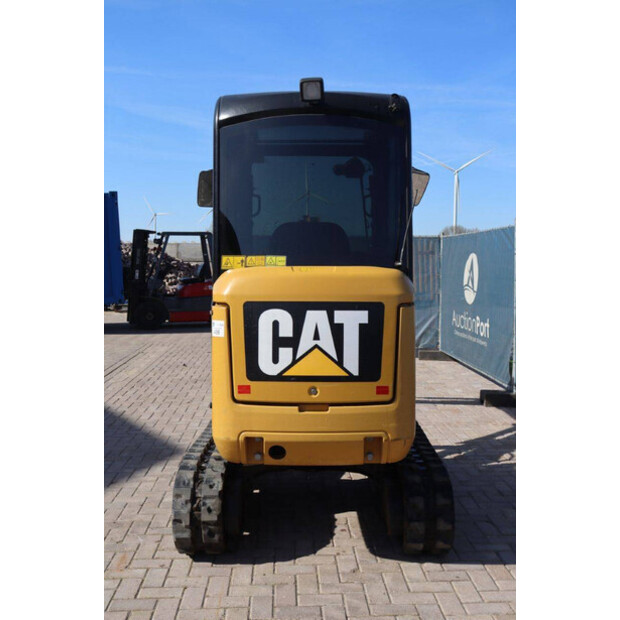 2017 Caterpillar 302.4D-46270949