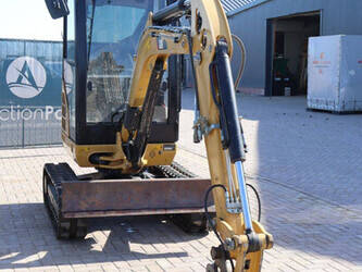 2017-caterpillar-302-4d-1436981-46270951