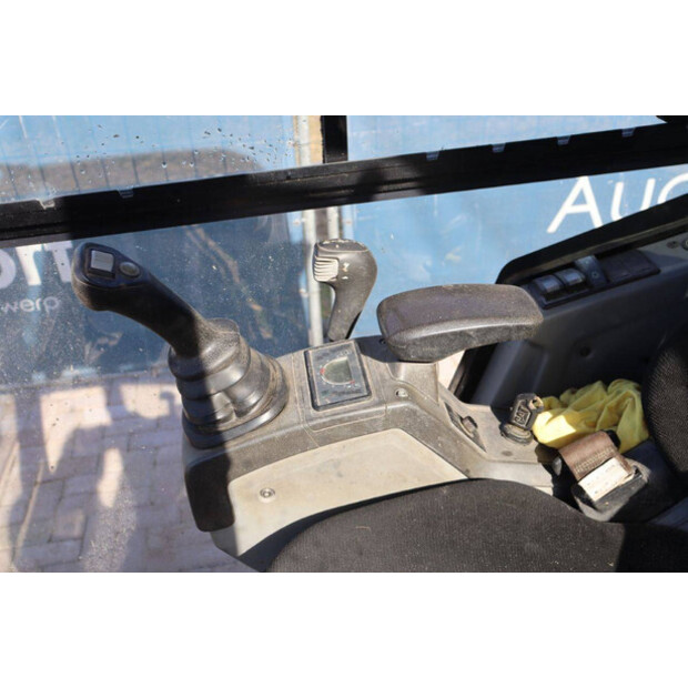 2017 Caterpillar 302.4D-46270969