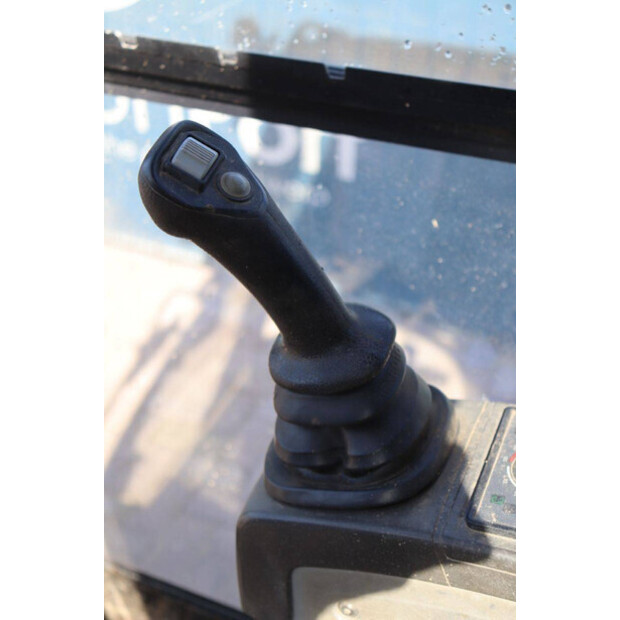 2017 Caterpillar 302.4D-46270970