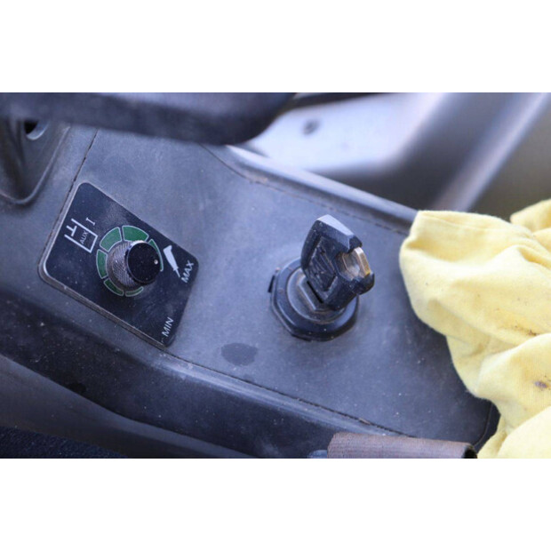 2017 Caterpillar 302.4D-46270974