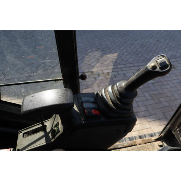 2017 Caterpillar 302.4D-46270977