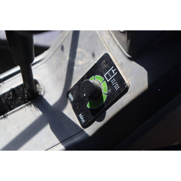 2017 Caterpillar 302.4D-46270979