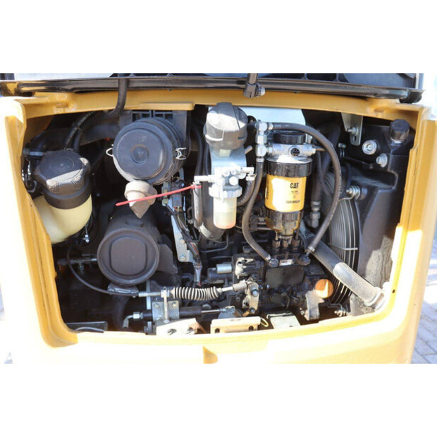 2017 Caterpillar 302.4D-46270980