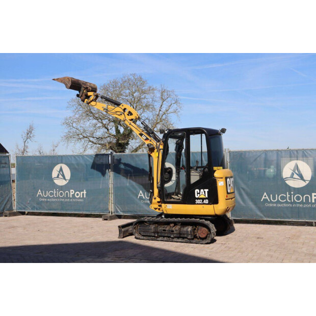 2017 Caterpillar 302.4D-46270986