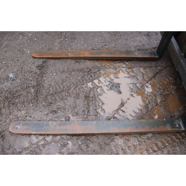 2003 NISSAN VF05H70U-46271064