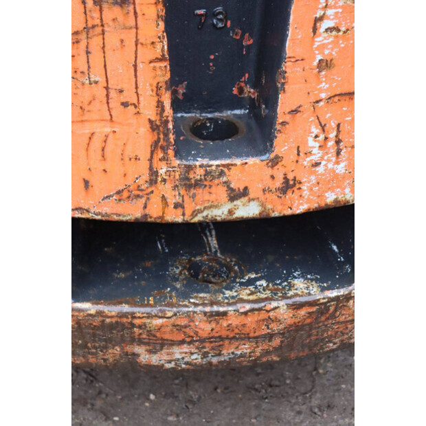 2003 NISSAN VF05H70U-46271073