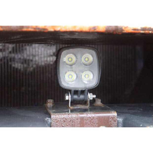 2003 NISSAN VF05H70U-46271074