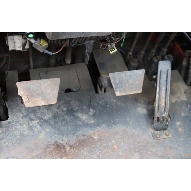 2003 NISSAN VF05H70U-46271081