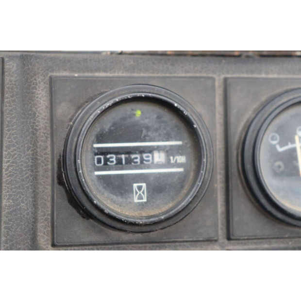 2003 NISSAN VF05H70U-46271086