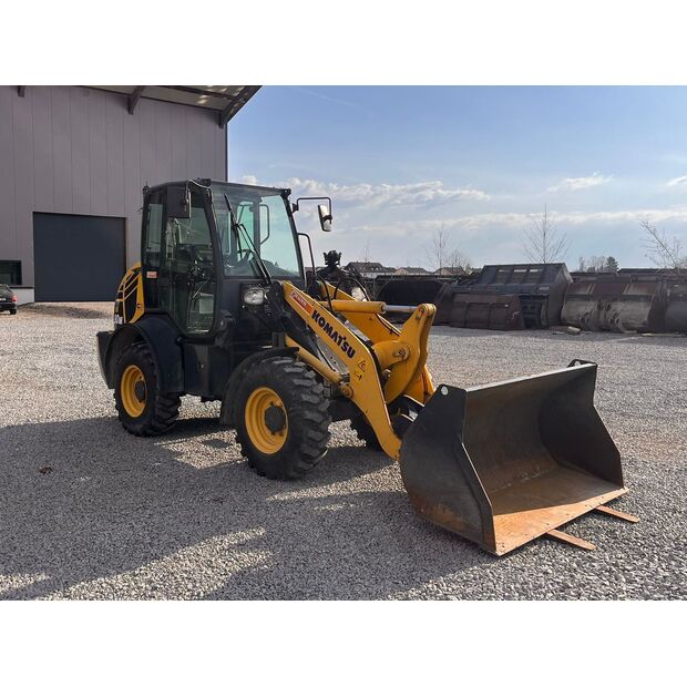 2017 Komatsu WA80M-7-46279896