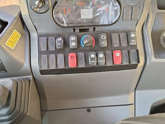 2024-caterpillar-424-1437125-46280066