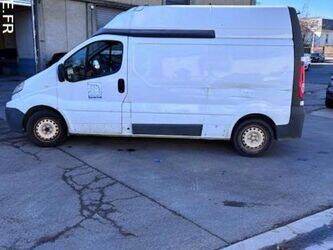 2010-renault-trafic-1437176-46286725