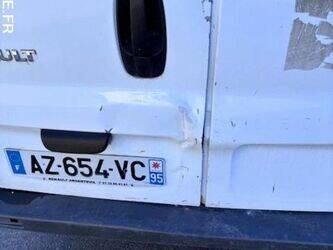 2010-renault-trafic-1437176-46286729