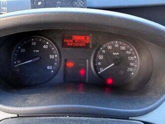 2010-renault-trafic-1437176-46286731