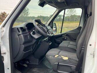 2020-renault-master-1437180-46286799