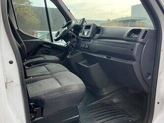 2020-renault-master-1437180-46286801