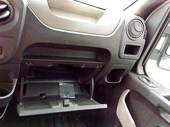 2011-renault-master-1437186-46286981