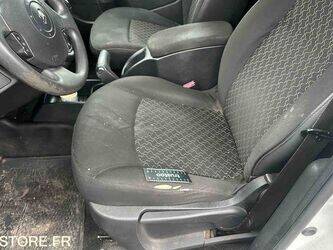 2011-renault-kangoo-1437193-46287156