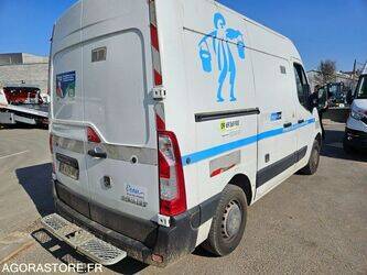 2014-renault-master-1437200-46287463