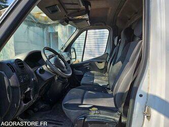 2013-renault-master-1437206-46287617