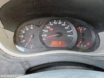 2013-renault-master-1437206-46287618