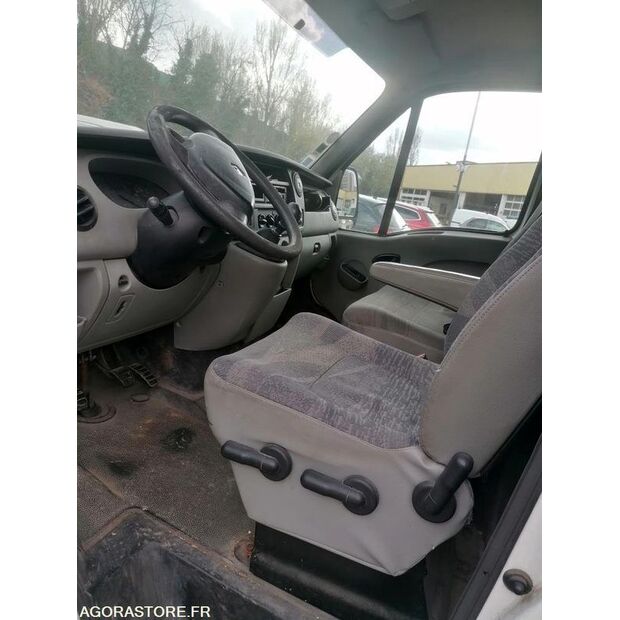 2005 Renault Master-46287765